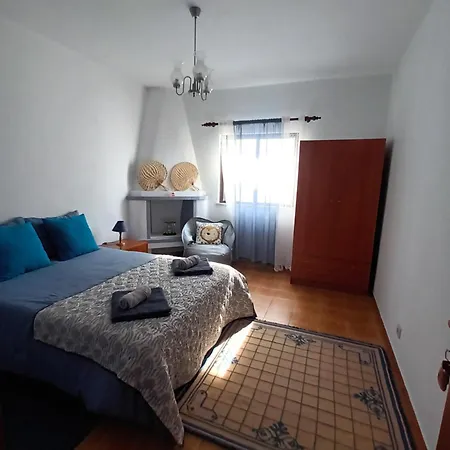 Casa Marreiros Проживание в семье Алжезур